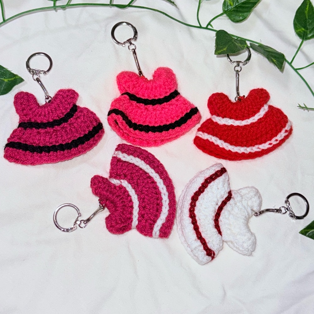 Crochet Dress Keychains Set - Picture 2 of 4
